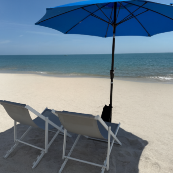 1 Umbrella 2 Chairs - Spessard Holland South Beach Park